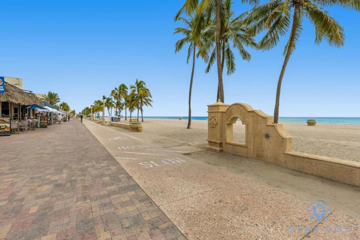 Rooftop Pool - Balcony - Hollywood Beach Broad - Walk Bagian luar foto