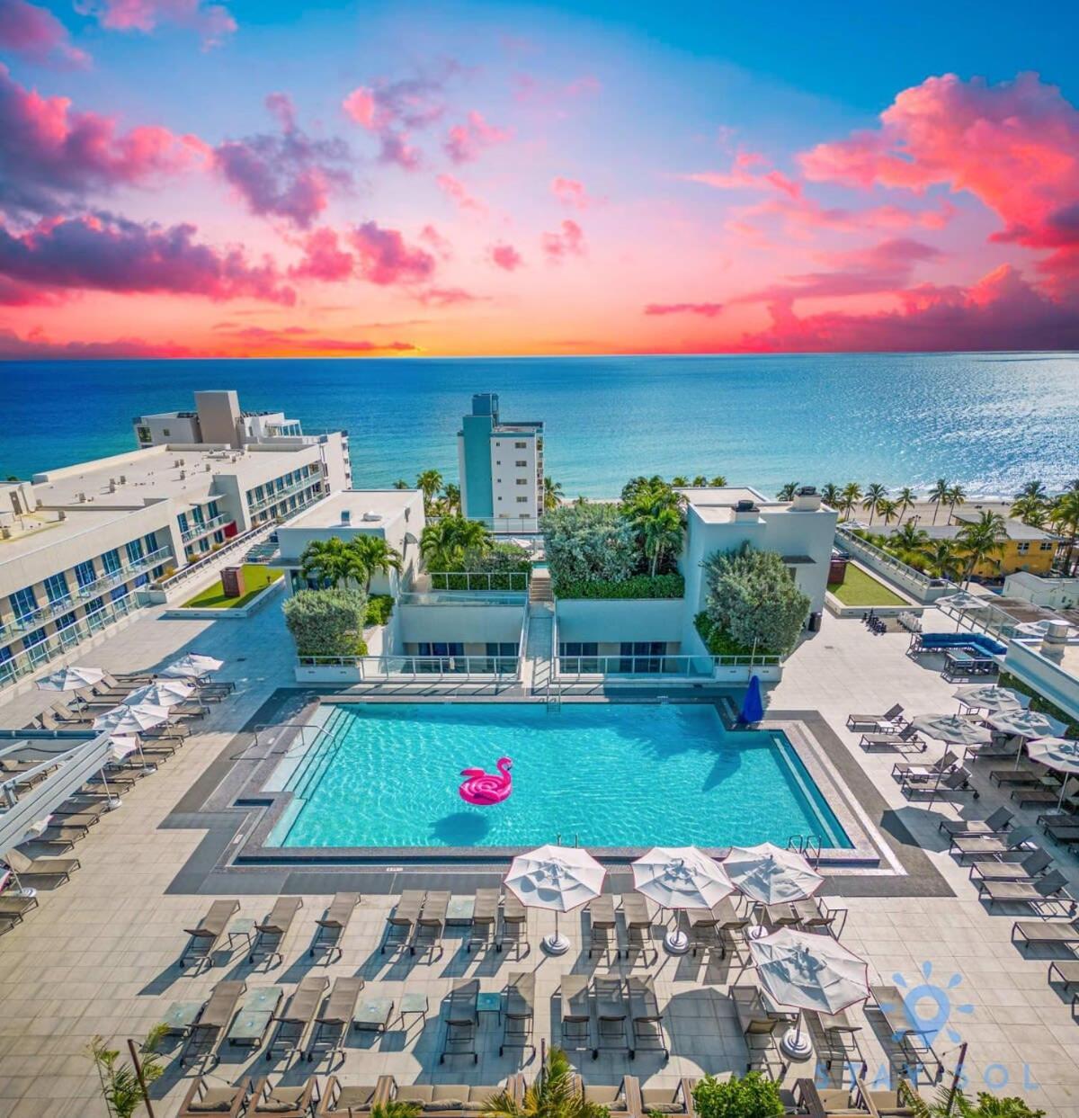 Rooftop Pool - Balcony - Hollywood Beach Broad - Walk Bagian luar foto