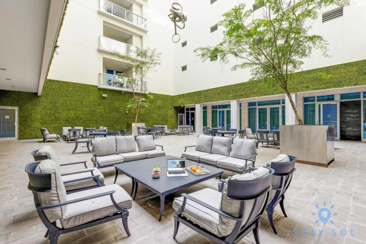 Rooftop Pool - Balcony - Hollywood Beach Broad - Walk Bagian luar foto
