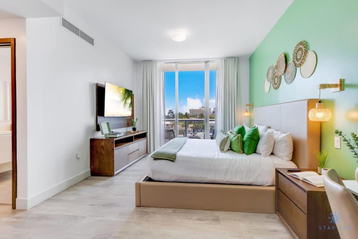 Rooftop Pool - Balcony - Hollywood Beach Broad - Walk Bagian luar foto